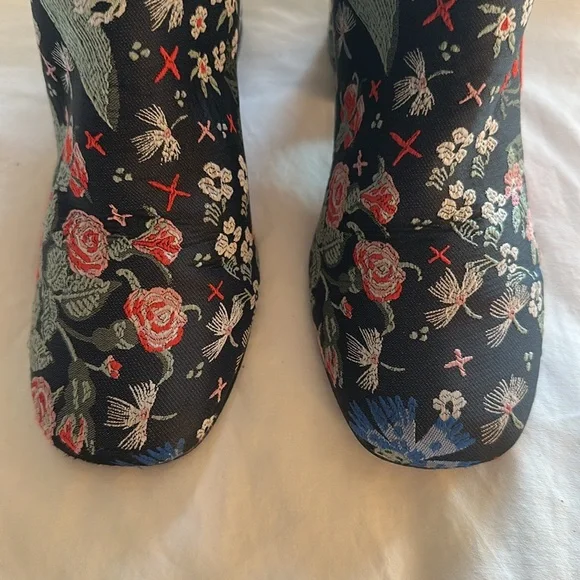 Floral Embroidered Ankle Boots Size 8 - Picture 3 of 6